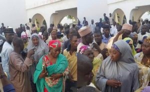 lady-hindatu-umar-pays-the-emir-of-argungun
