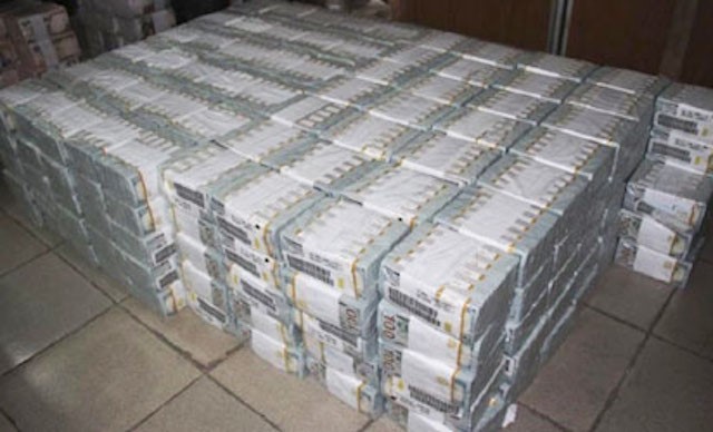 Whistle-blower: EFCC uncovers another $43.4m, £27,000, N23m in Lagos flat