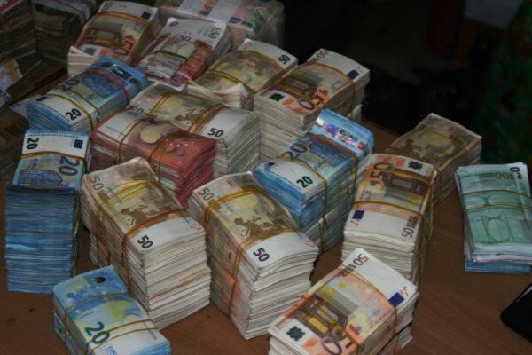 Whistle-blower leads EFCC to N250.5m haul in Lagos market