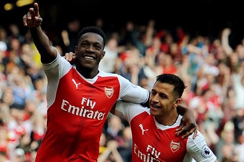Arsenal beat Man Utd to revive top four hopes