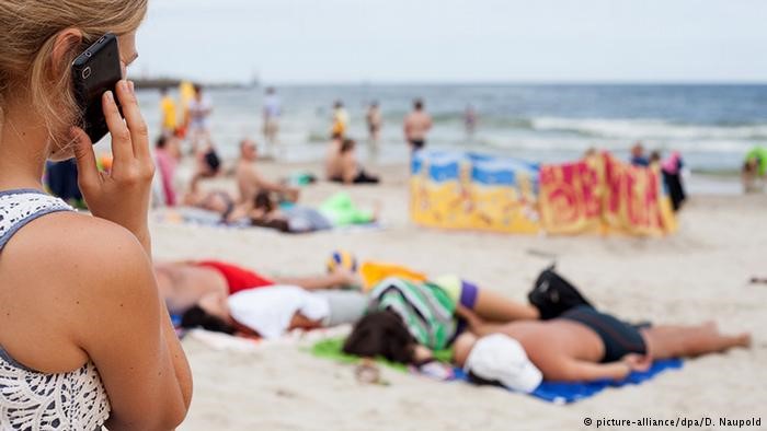 EU finally ends mobile phone roaming charges