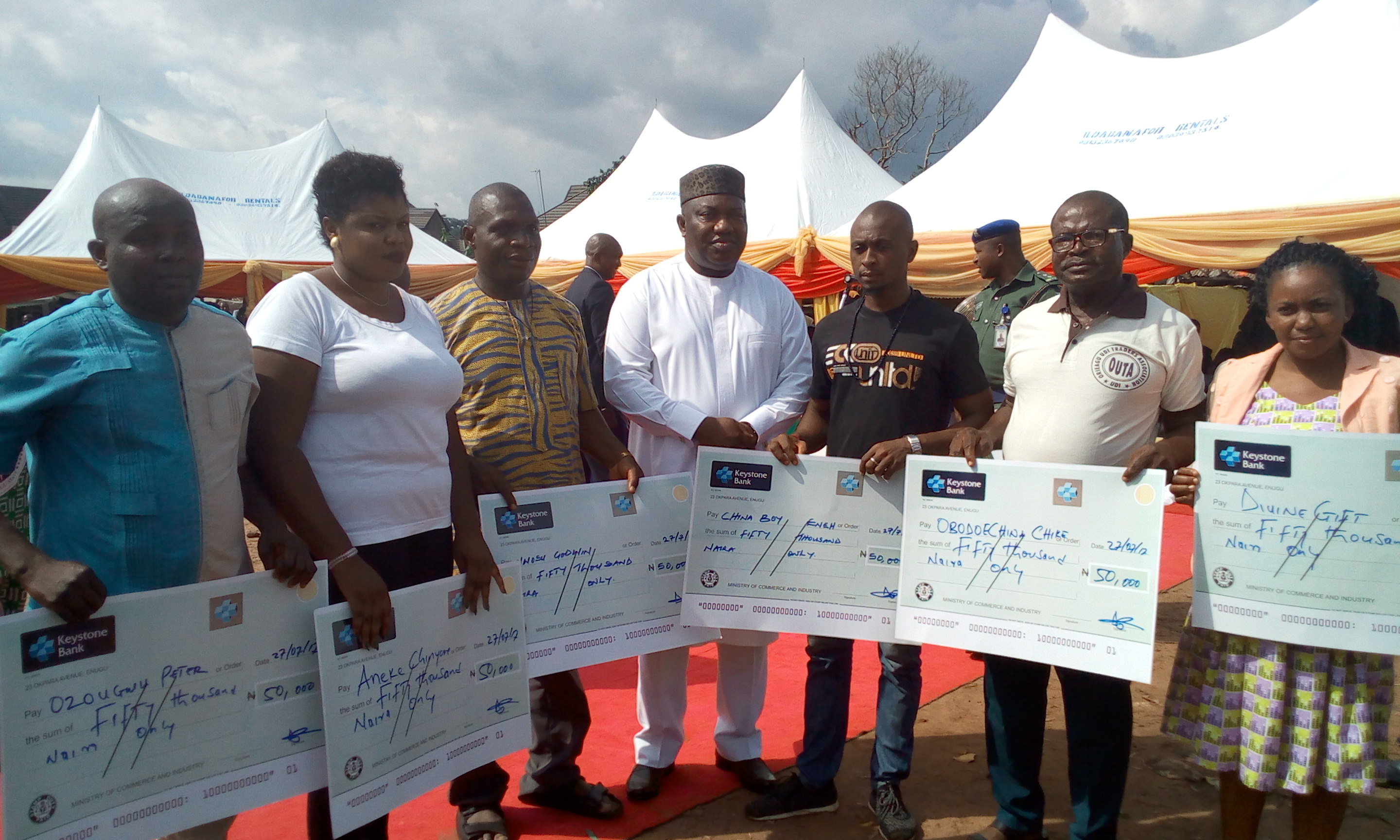 Jubilation as winners of Enugu traders’ raffle draw pour encomium on Gov. Ugwuanyi