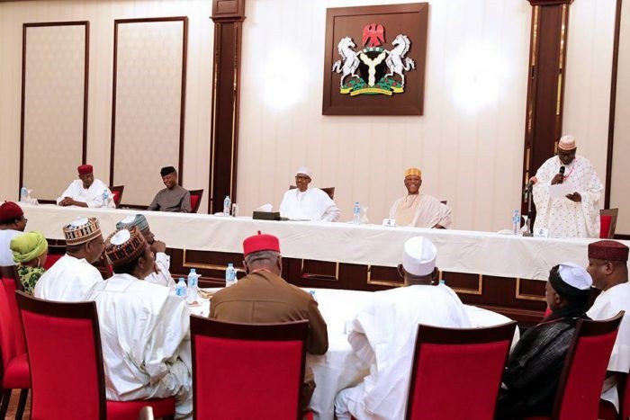 Pres. Buhari meets APC, PDP leaders behind closed doors