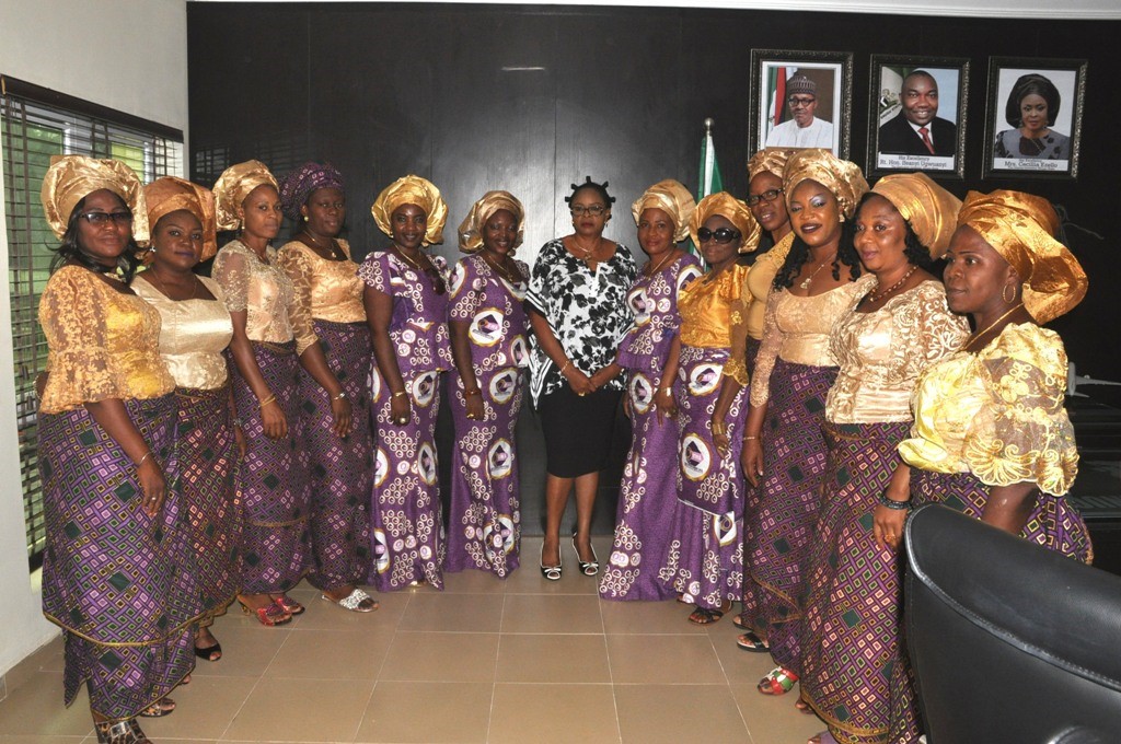 Deputy Governor of Enugu State, Mrs. Cecilia Ezeilo (middle), flanked by members of Quintessential Business Women Association, South East Zone, during a courtesy visit at Government House, Enugu, yesterday.