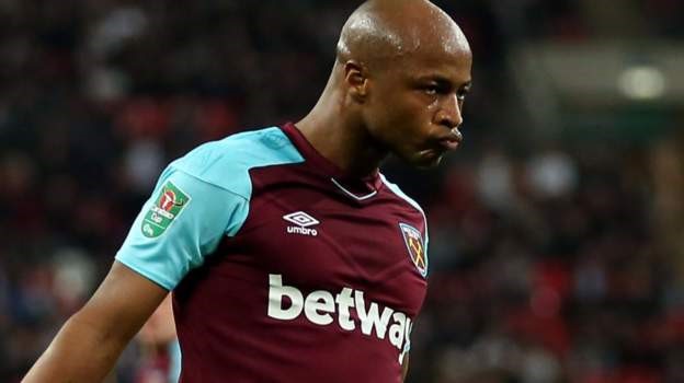Carabao Cup: Chelsea beat Everton, West Ham stun Spurs