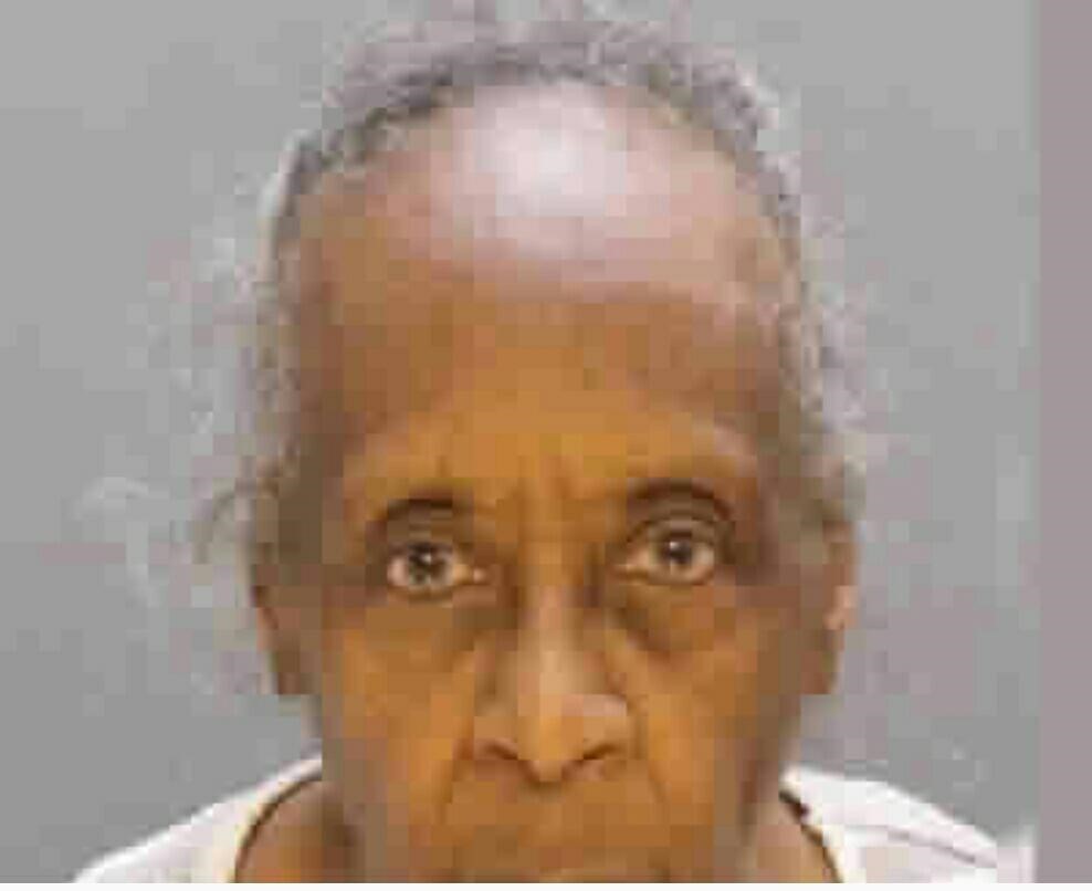 Woman, 86, short-changed by bank cashier, returns with gun for balance