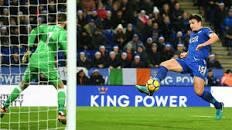Leicester score late to dent Man Utd title hopes
