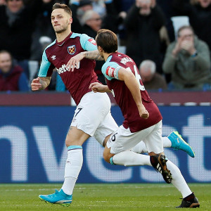 West Ham dent Chelsea title bid