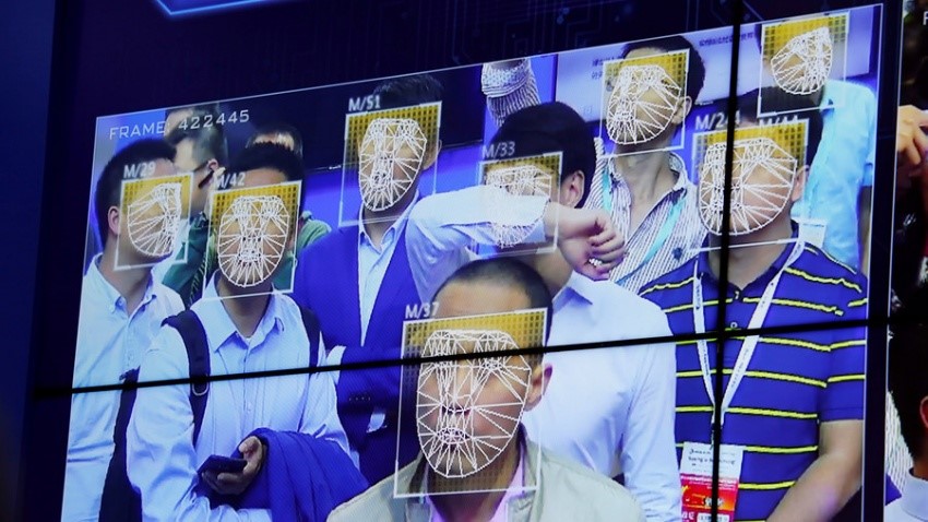 New Facebook facial recognition feature alerts on photo upload