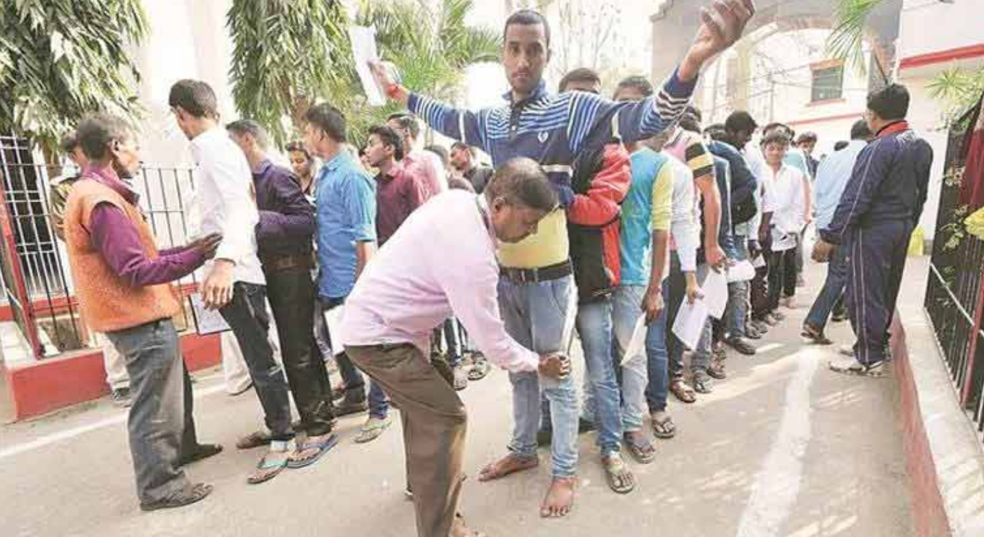 India bars students from wearing shoes during exams