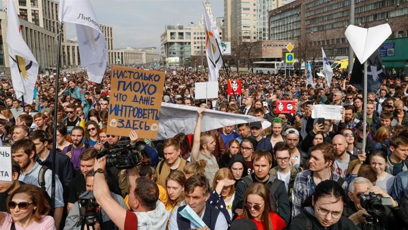 Russians protest against Telegram app ban