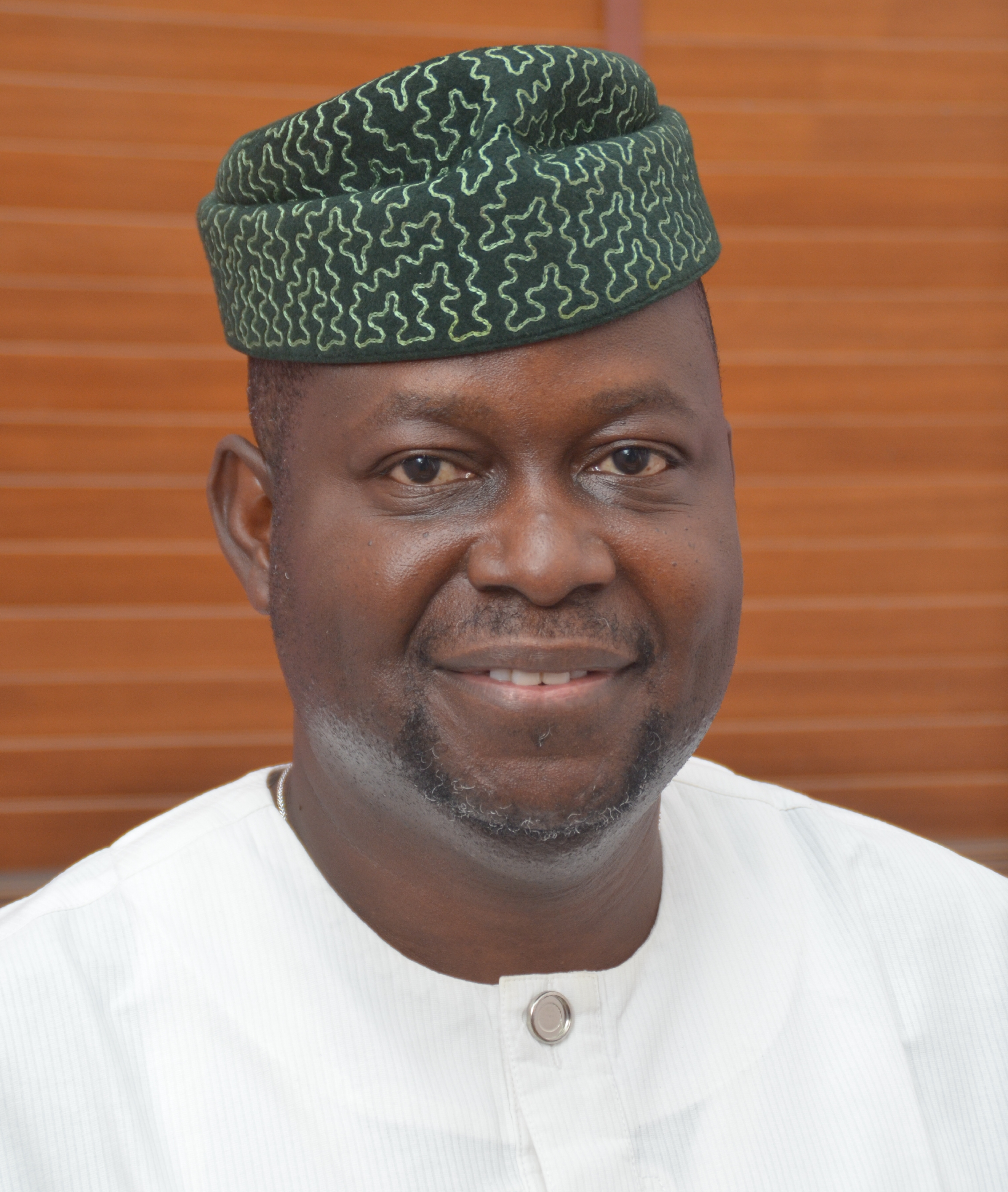 Bolorunduro donates tools to 1000 farmers