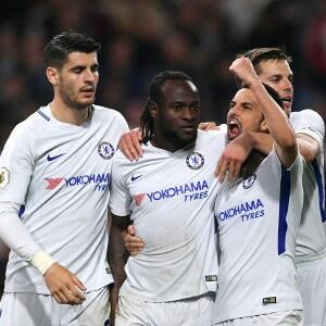 Victor Moses keeps Chelsea Champions League hopes alive