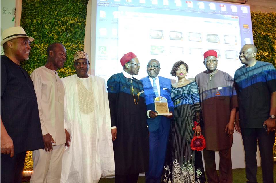 L-R: The Group Chairman, Ecobank Transnational Incorporated, Mr. Emmanuel Ikazoboh; Acting Managing Director, Dangote Cement Plc, Jospeh Makoju; Executive Governor, Sokoto State, Alhaji Aminu Waziri Tambuwal; former Secretary-General of the Commonwealth, Chief Emeka Anyaoku; Chairman, Board of Directors, Fidelity Bank Plc, Mr. Ernest Ebi; Wife of the Fidelity Bank Chairman, Mrs. Elizabeth Ngozi Ebi; former Minister of External Affairs, Major-General, Ike Nwachukwu (Rtd); Managing Director/Chief Executive Officer, Fidelity Bank Plc, Nnamdi Okonkwo at the conferment of the 2017 Zik Award for Professional Leadership to Mr. Ebi at the Civic Centre, Victoria Island in Lagos on Sunday.