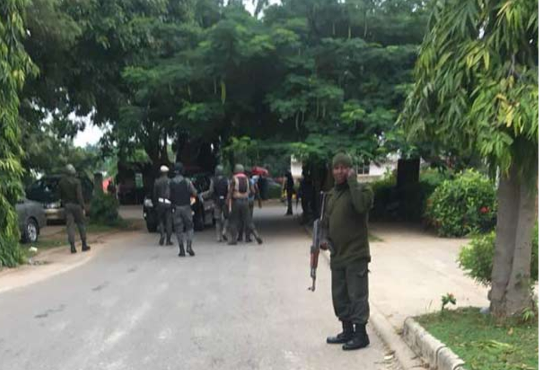 Police deny siege to Saraki’s house