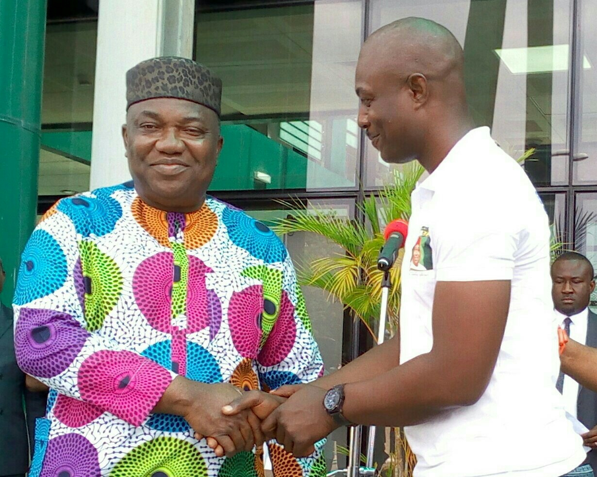 Governor Ifeanyi Ugwuanyi of Enugu State (left) with the Chairman of “Enugu Tyre Dealers Association”, Mr. Chukwujekwu Agusi, when the group paid the governor a solidarity visit at the Government House, Enugu to endorse him for a second term in office.