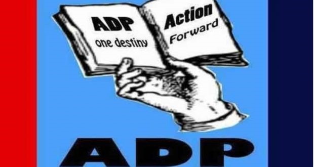 Osun APC deputy chairman leads 6,208 members to ADP