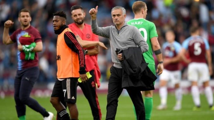 Man Utd rally to victory as Tottenham stumble