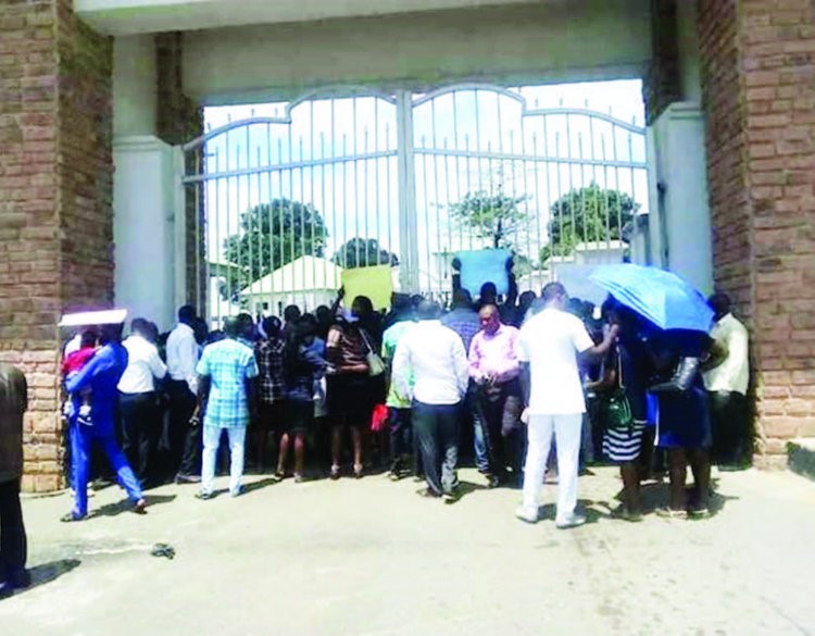 Oil workers block Imo Govt House, demand salaries