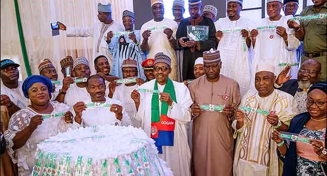 2019 elections: Buhari launches Unity Band, preaches peace