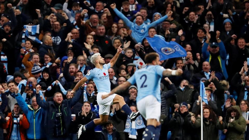 Man City thrash Man Utd as Liverpool go second