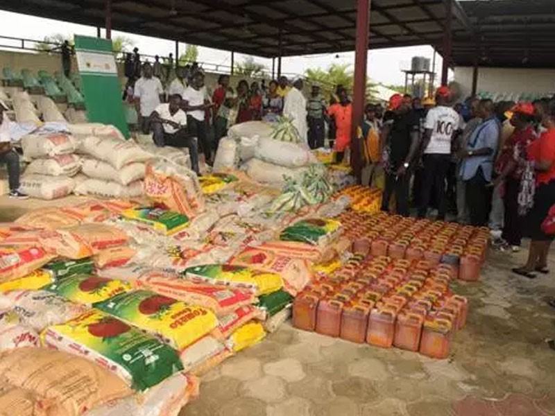 Shell, staff donate relief materials, N300m to flood victims in Niger Delta