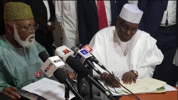 2019: Atiku signs peace accord, asks Buhari to assent to electoral bill