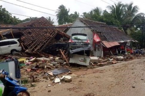 Death toll in Indonesia tsunami hits 429