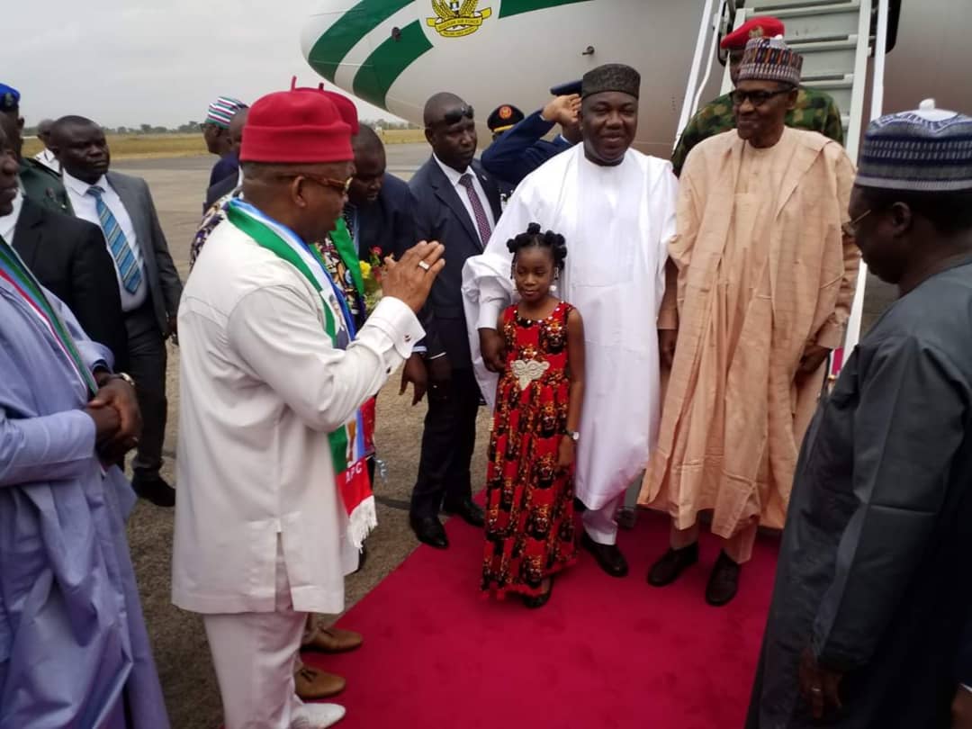 Enugu State Governor, Rt. Hon. Ifeanyi Ugwuanyi, in keeping with the demand of protocol, accords President Muhammadu Buhari warm reception at the Akanu Ibiam International Airport, Enugu en route to Anambra State for an official engagement.   The President will also attend his presidential campaign in Enugu later on Thursday.