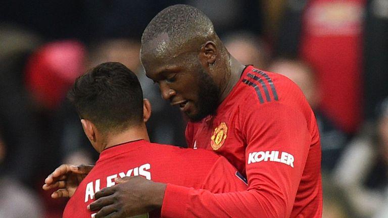 Man Utd extends winning streak against Reading