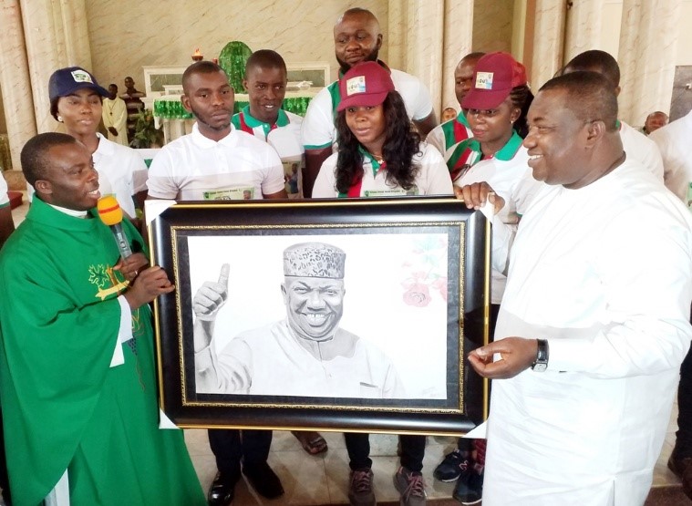 Enugu Clean Team drums support, prays for Ugwuanyi’s re-election