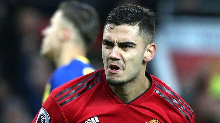 Premier League round-up: Man Utd return to top four, Man City win as Tottenham, Arsenal share spoils