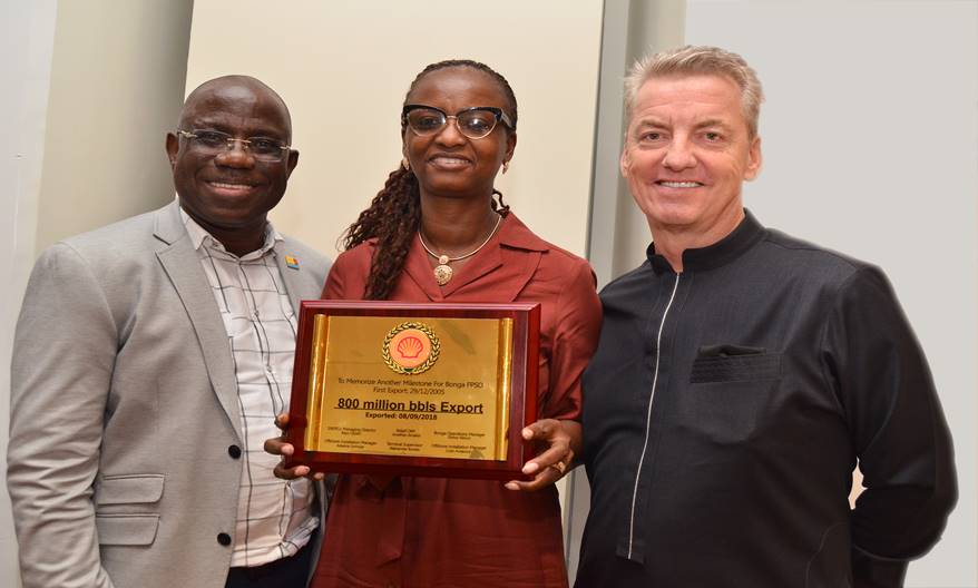 L-R: Managing Director, Shell Nigeria Exploration and Production Company (SNEPCo), Bayo Ojulari; SNEPCo’s Bonga Asset Operations Manager, Elohor Aiboni; and the General Manager Contracting and Procurement, Antony Ellis, at a celebration of SNEPCo’s 800million barrel of oil milestone from the Bonga field on Friday in Lagos.   