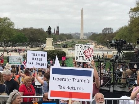 Trump vows to hide tax returns