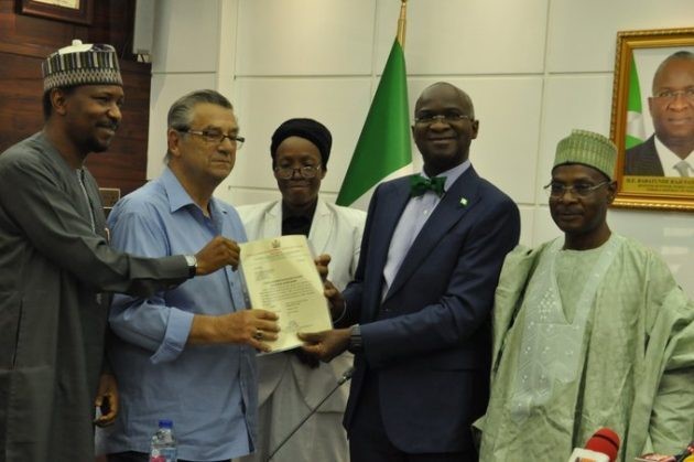 FG redeems house pledge to Westerhof after 25 years