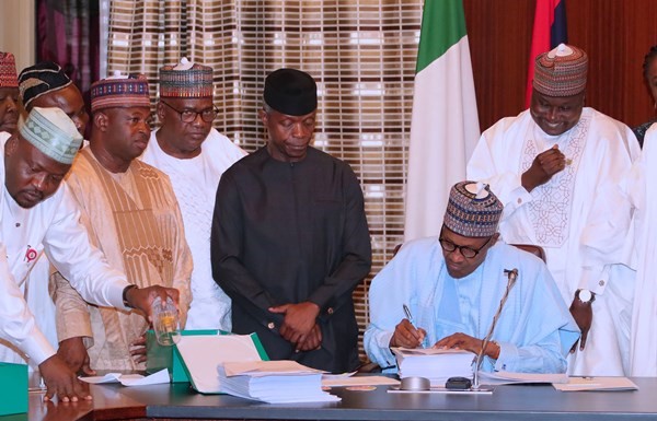 Pres. Buhari signs 2019 Appropriation bill into law