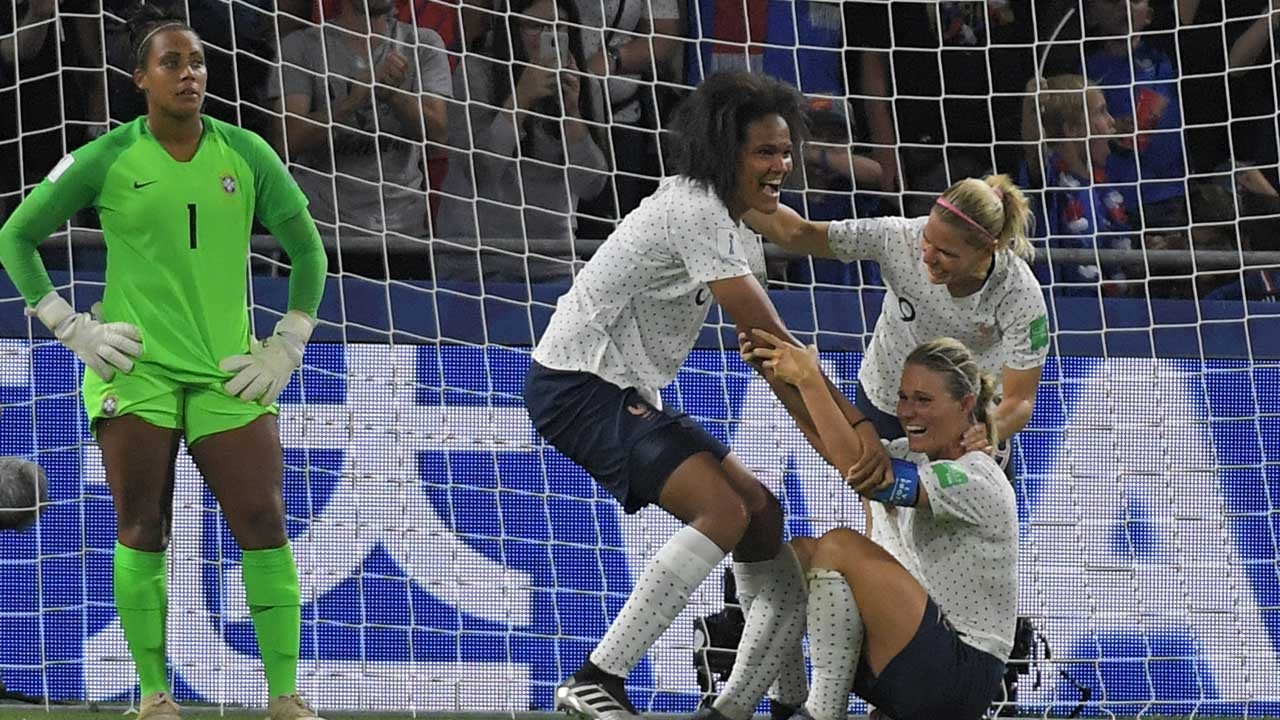 Captain Henry fires France past Brazil, into World Cup quarters