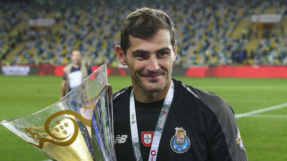 Casillas to join Porto backroom staff after health scare