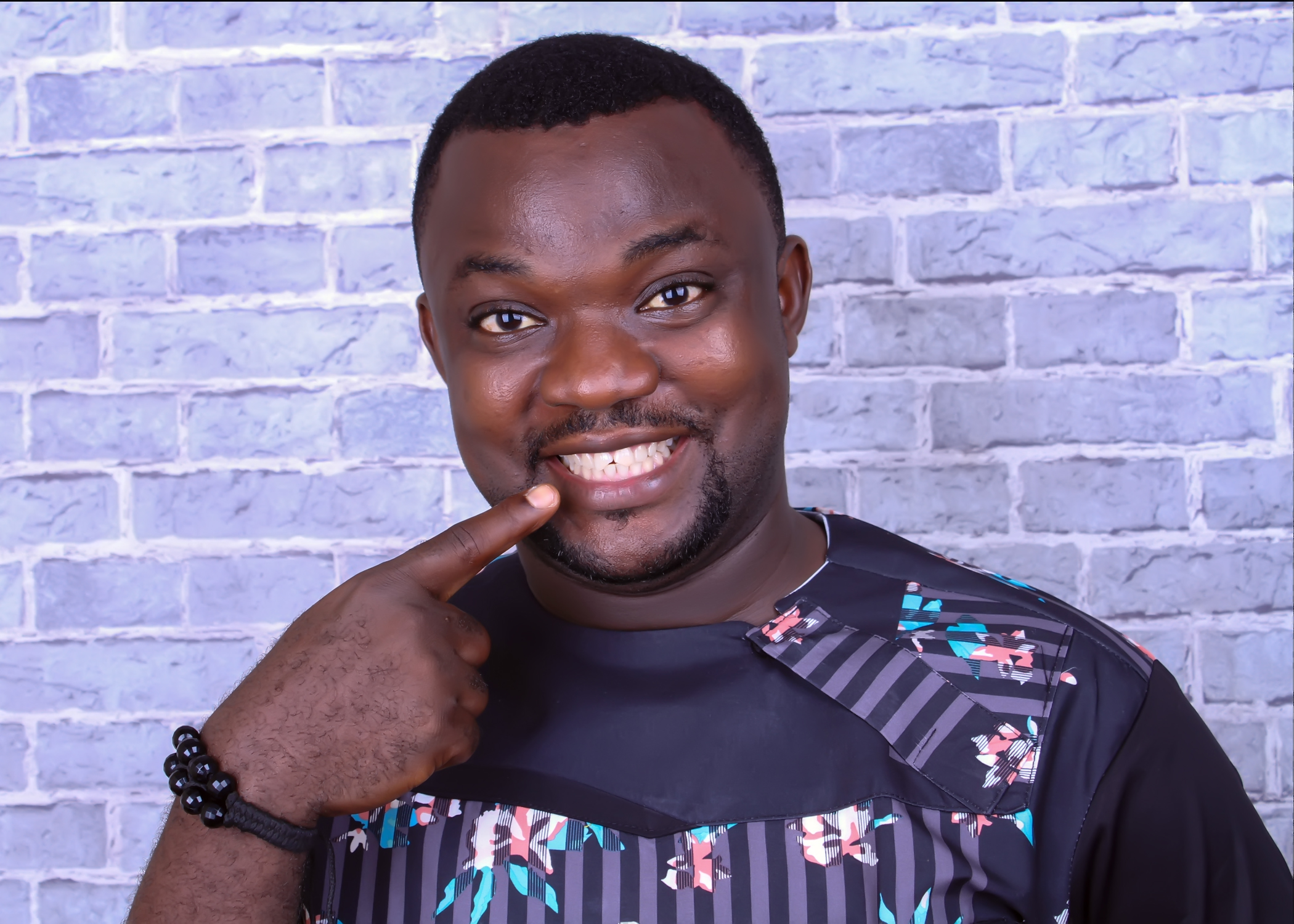 Popular comedian, Open Teeth, takes centre stage
