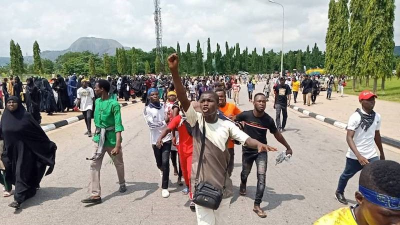 El-Zakzaky: Shiite protesters clash again with police, soldiers