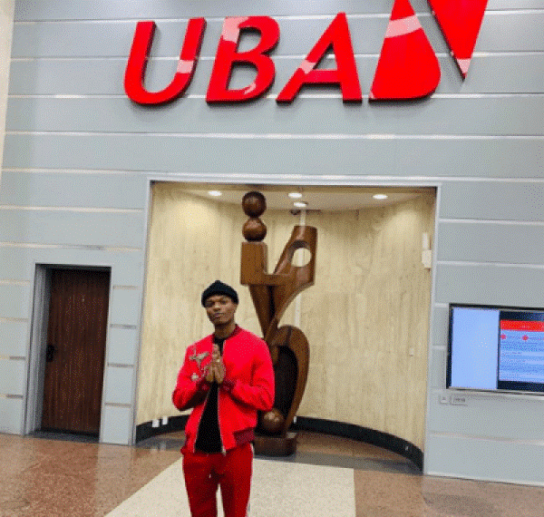 Wizkid signs mega deal with UBA