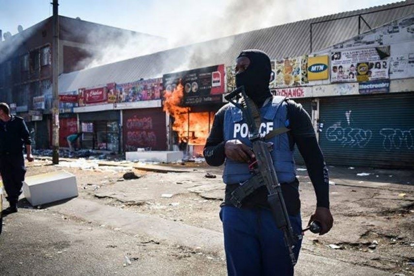 South Africans attack foreigners, businesses in new wave of xenophobia