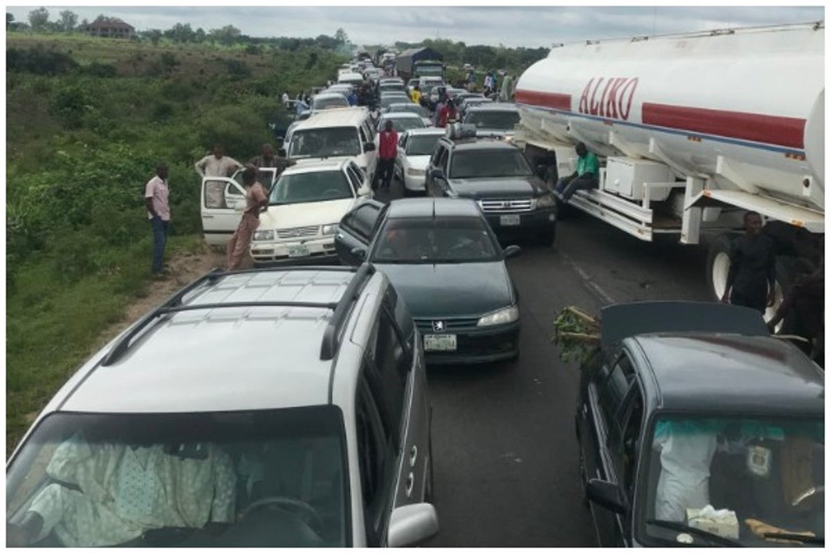 Probe underway as police officer kills bus driver on highway