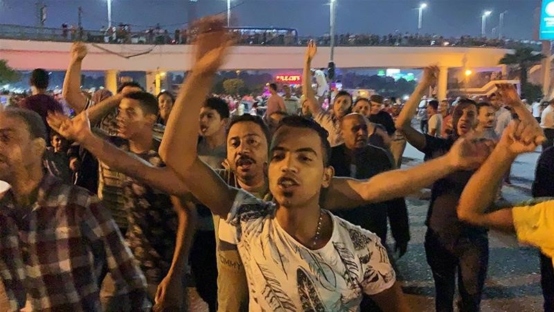 Egyptians protest, demand resignation of Pres. Sisi