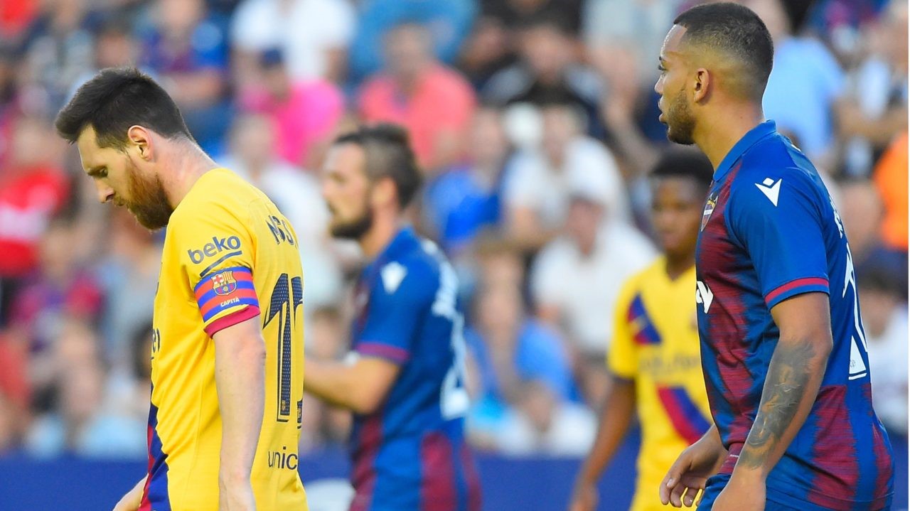 Levante stun Barcelona in seven-minute blitz