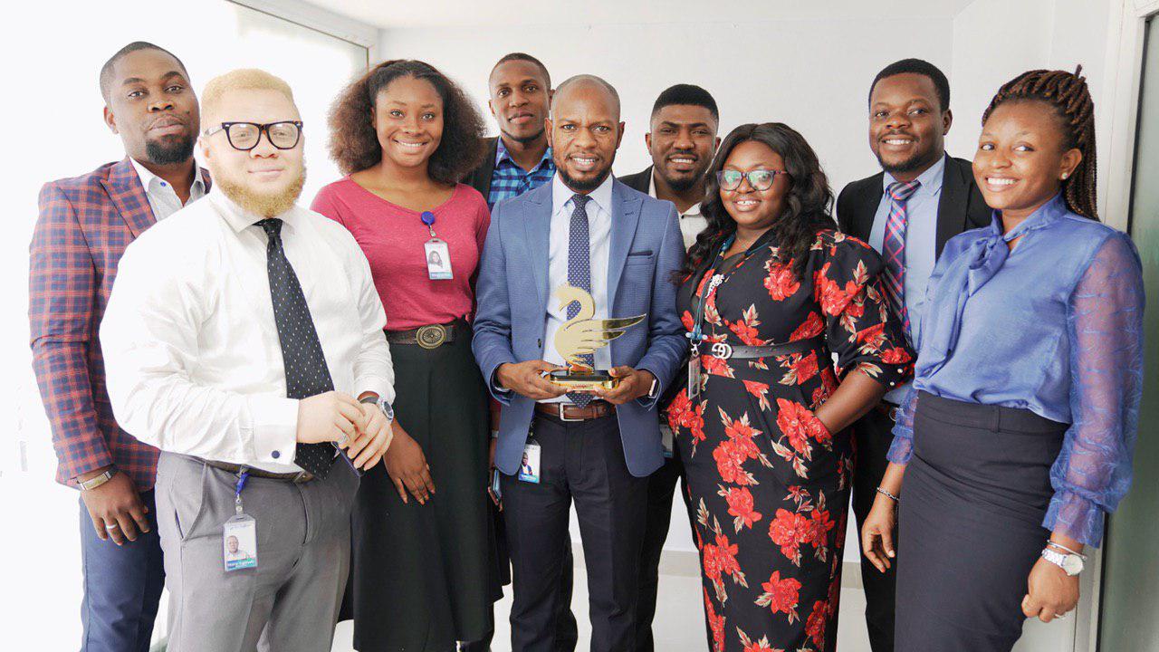 Finchglow Travels receives Best Travel Agency Award