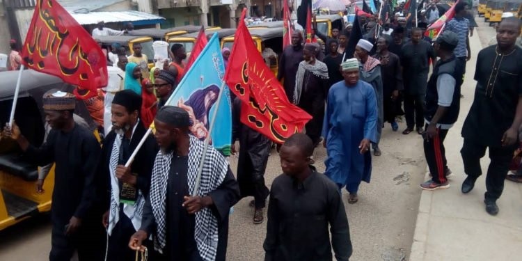 Shiites protest: Police shoot schoolgirl, arrest journalists in Abuja