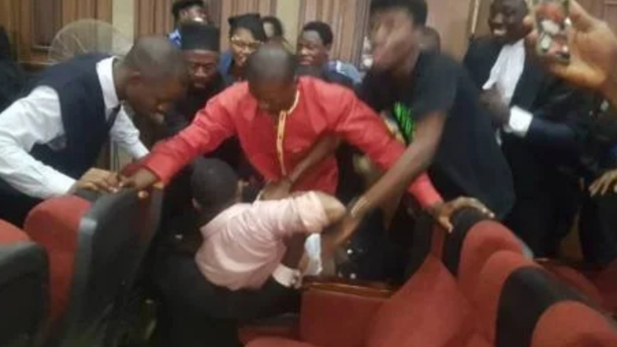 Judge, lawyers flee as DSS operatives invade court, rearrest Sowore