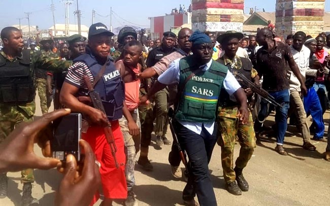 Police, Army foil bank robbery in Abuja, kill one, arrest four