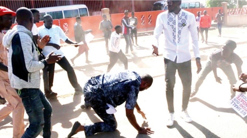 Atiku condemns mob attack on anti-Buhari protesters